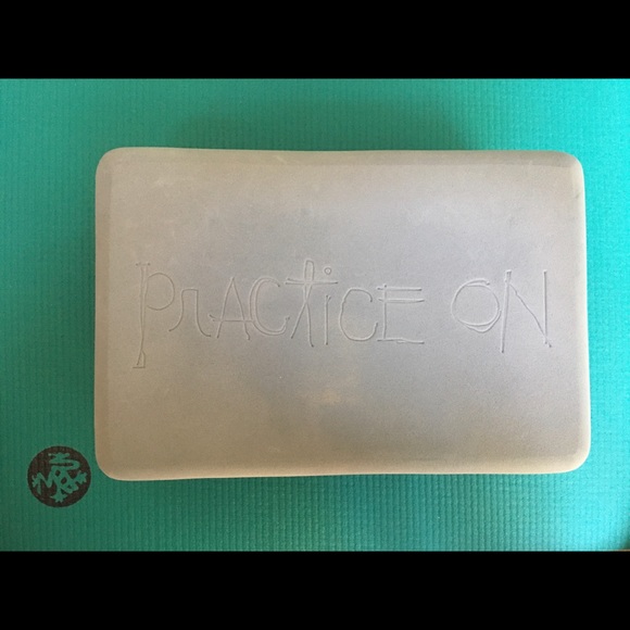 Manduka Recycled Foam Block - Picture 1 of 3